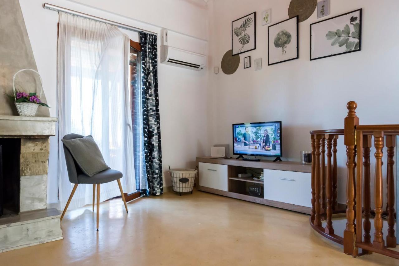 Appartamento Seaside Heaven - Sunset Views Close To The Beach Kalamata Esterno foto