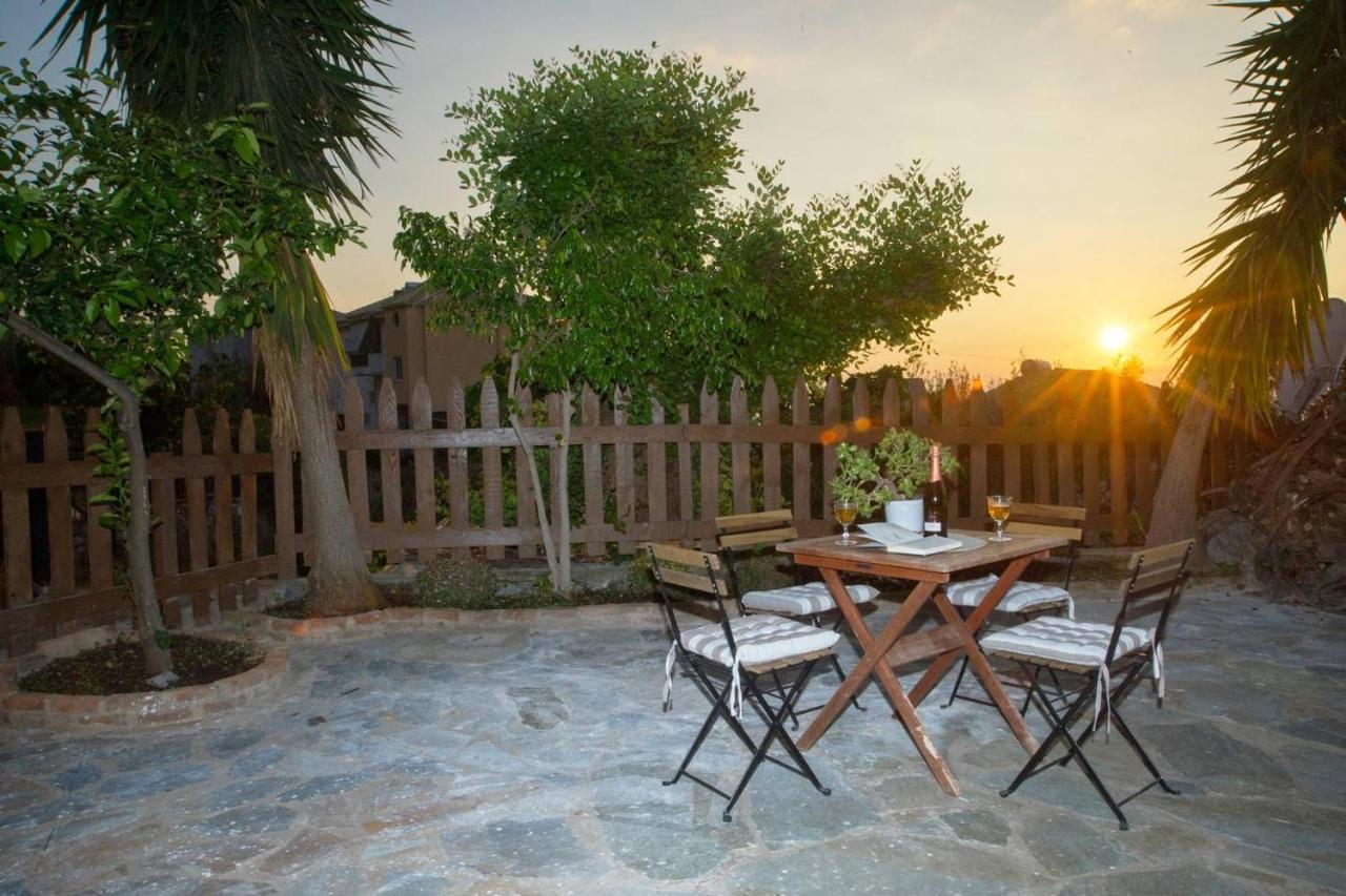 Appartamento Seaside Heaven - Sunset Views Close To The Beach Kalamata Esterno foto