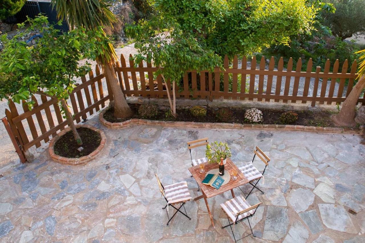 Appartamento Seaside Heaven - Sunset Views Close To The Beach Kalamata Esterno foto
